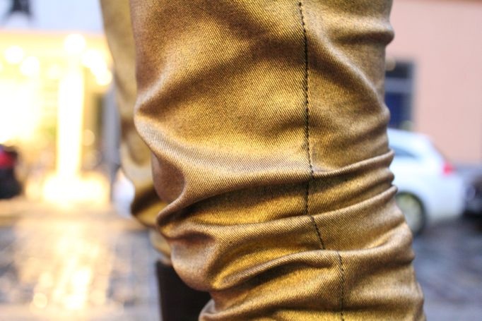 Outfit: It's raining golden glitter