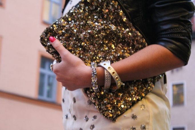 Outfit: It's raining golden glitter